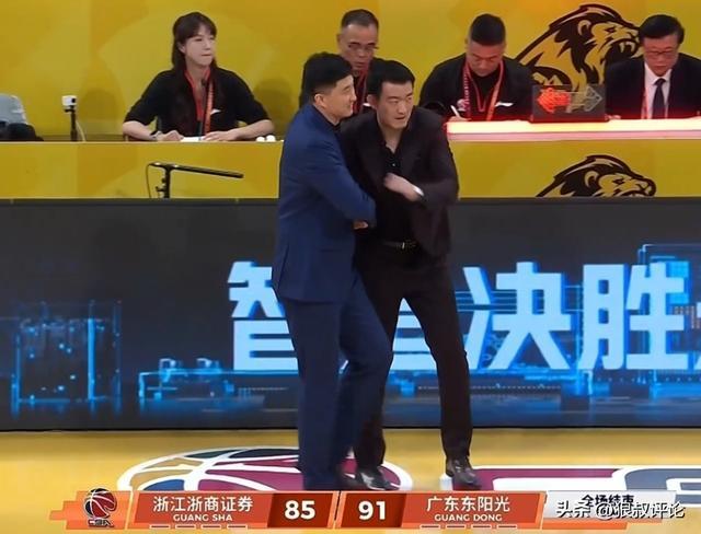 FB体育官方入口-王博：广东两个外援打穿防守体系，我们还没到看名次对手打的时候